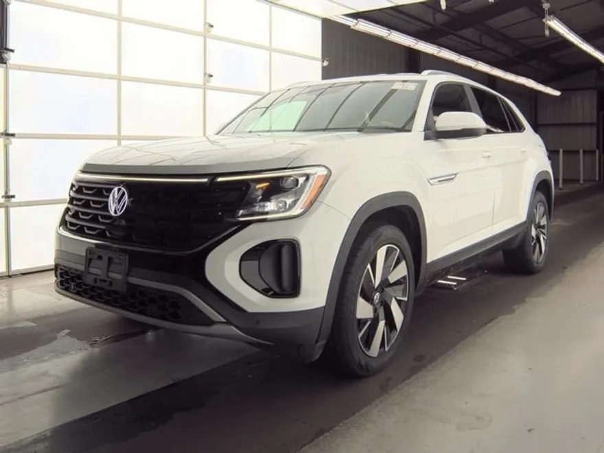 2024 Volkswagen Atlas Cross Sport SE Technology photo 1