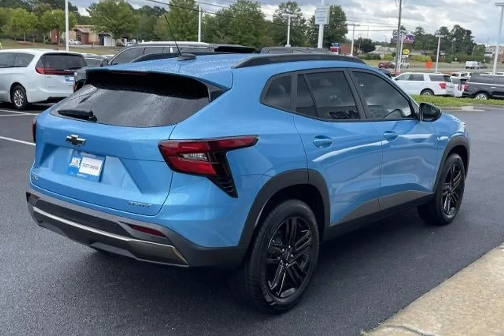 2025 Chevrolet Trax ACTIV photo 1