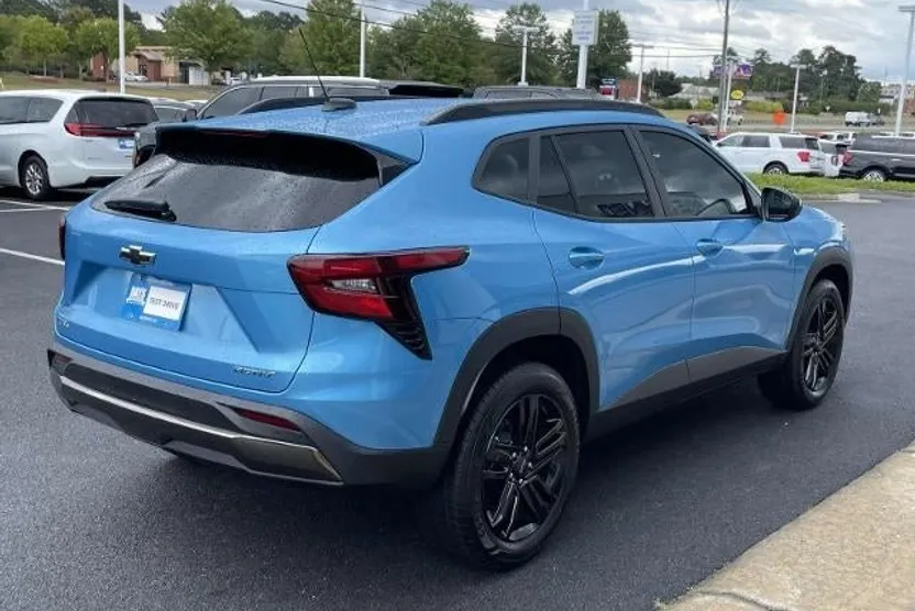 2025 Chevrolet Trax ACTIV photo 1