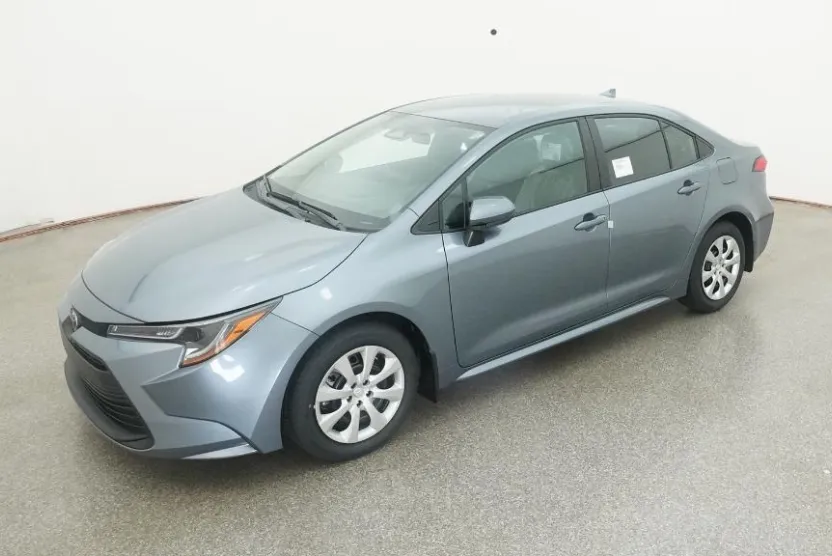 2025 Toyota Corolla LE photo 1