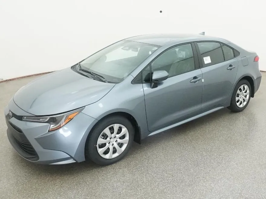 2025 Toyota Corolla LE photo 1