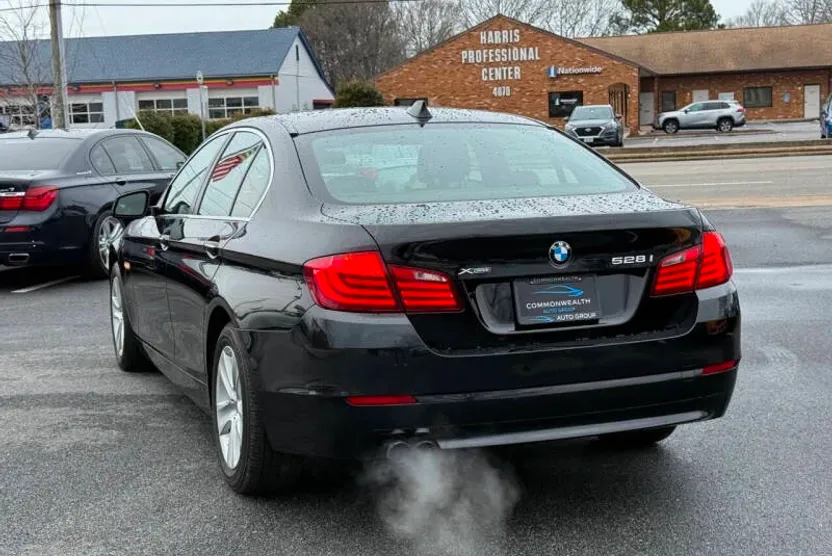 2013 Bmw 528xi 5-Series photo 1
