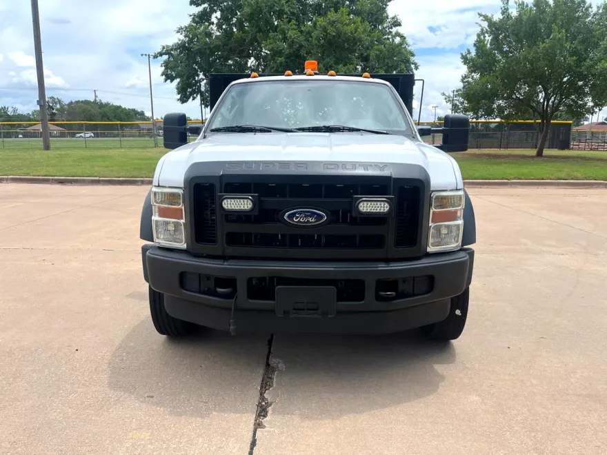 2009 Ford F-550 XLT photo 4
