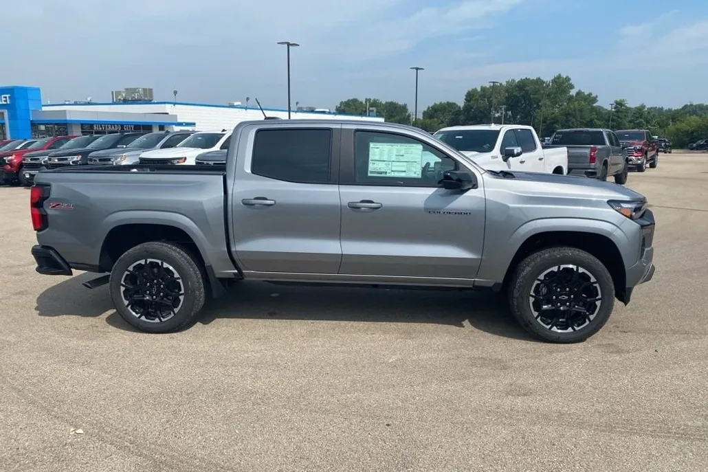 2026 Chevrolet Colorado Z71 photo 1