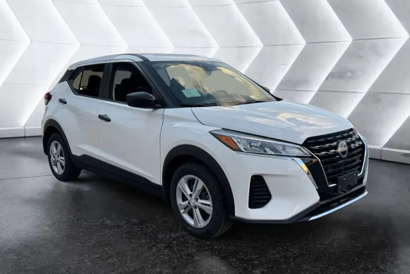 2024 Nissan Kicks S photo 1