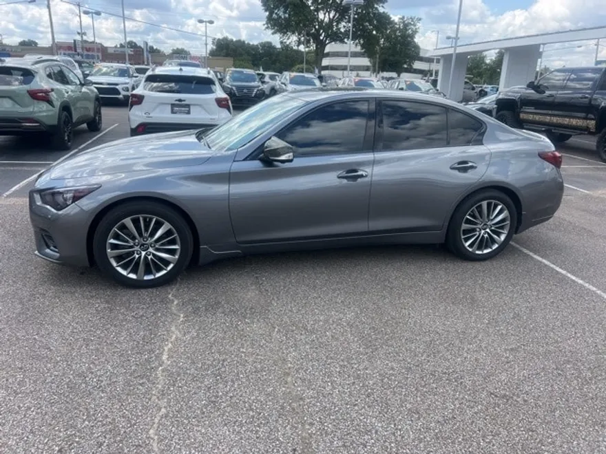 2022 Infiniti Q50 LUXE photo 1