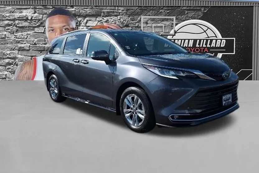 2025 Toyota Sienna Limited photo 1