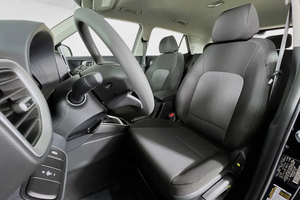 2025 Hyundai Venue SE photo 1