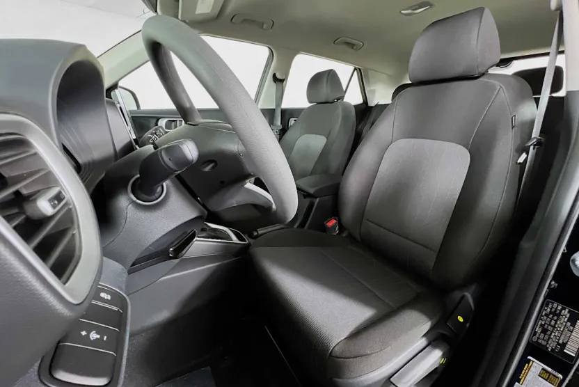 2025 Hyundai Venue SE photo 1