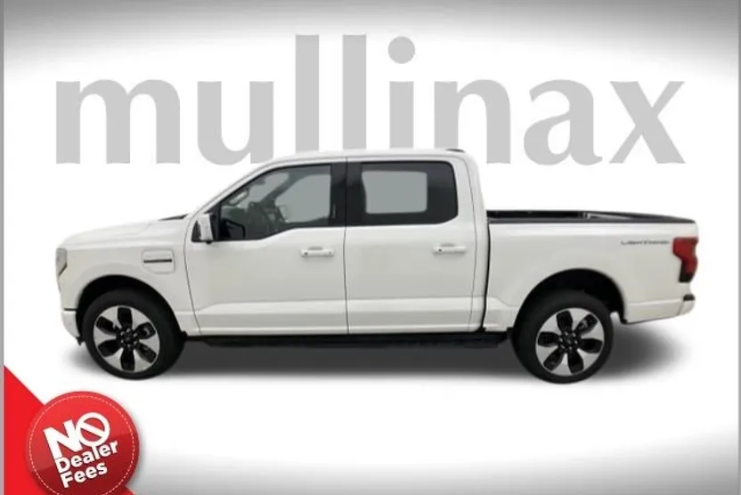 2023 Ford F-150 Lightning Platinum photo 1