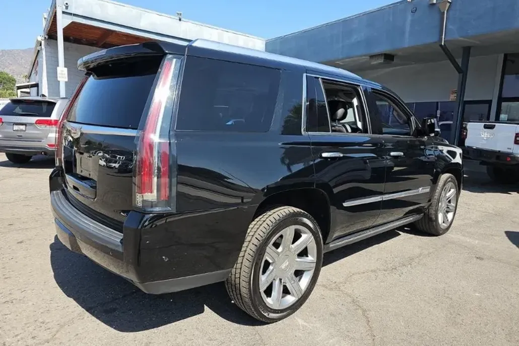 2020 Cadillac Escalade Premium Luxury photo 1