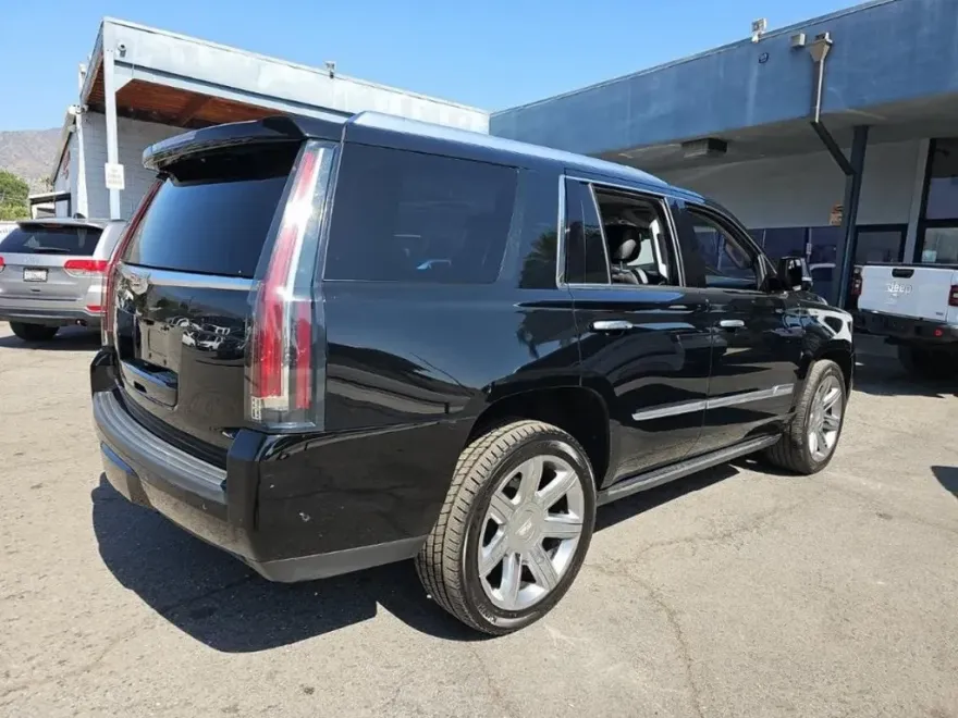 2020 Cadillac Escalade Premium Luxury photo 1