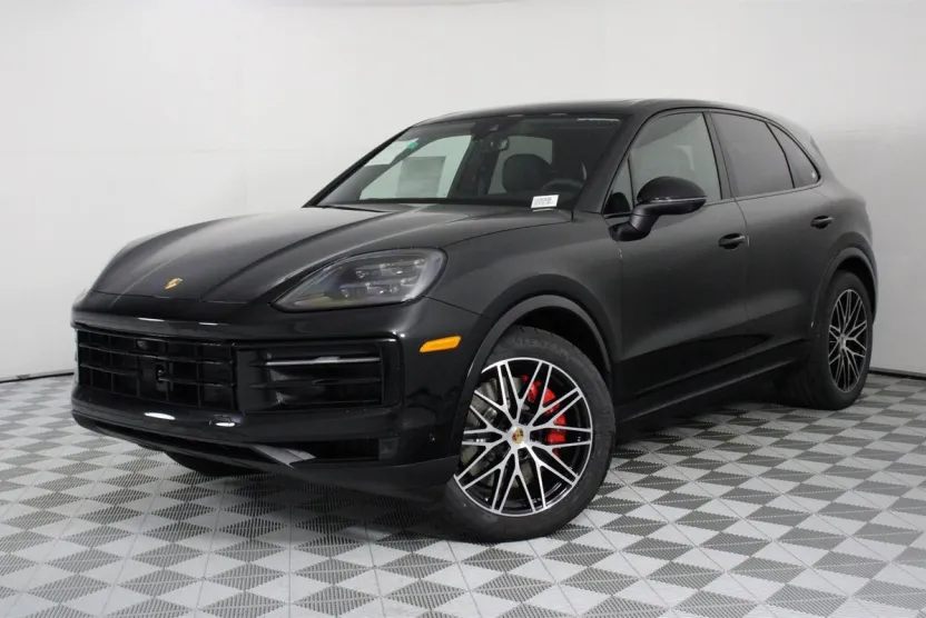 2025 Porsche Cayenne S photo 1