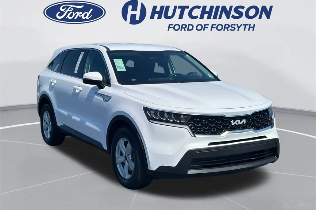 2022 Kia Sorento LX photo 1