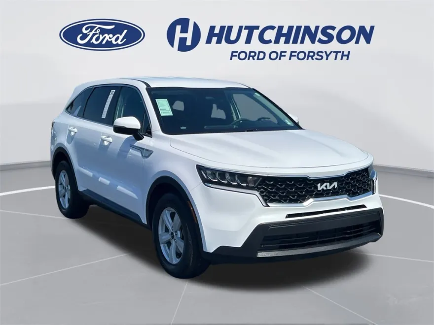 2022 Kia Sorento LX photo 1