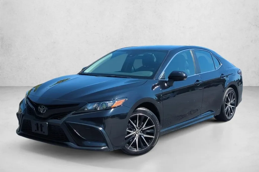 2024 Toyota Camry SE photo 1