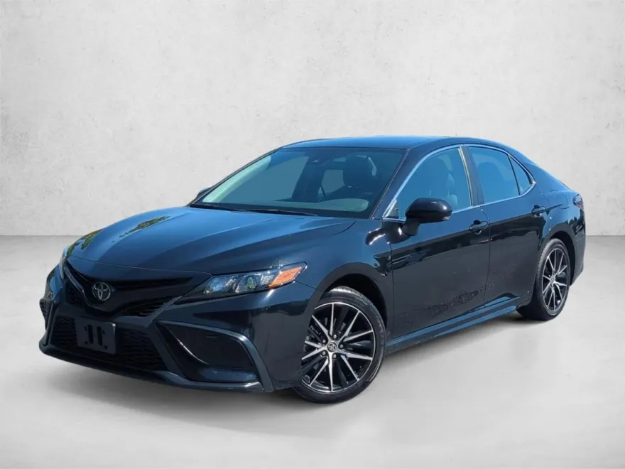2024 Toyota Camry SE photo 1