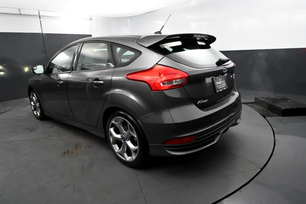 2015 Ford Focus ST photo 1
