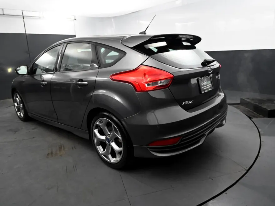 2015 Ford Focus ST photo 1