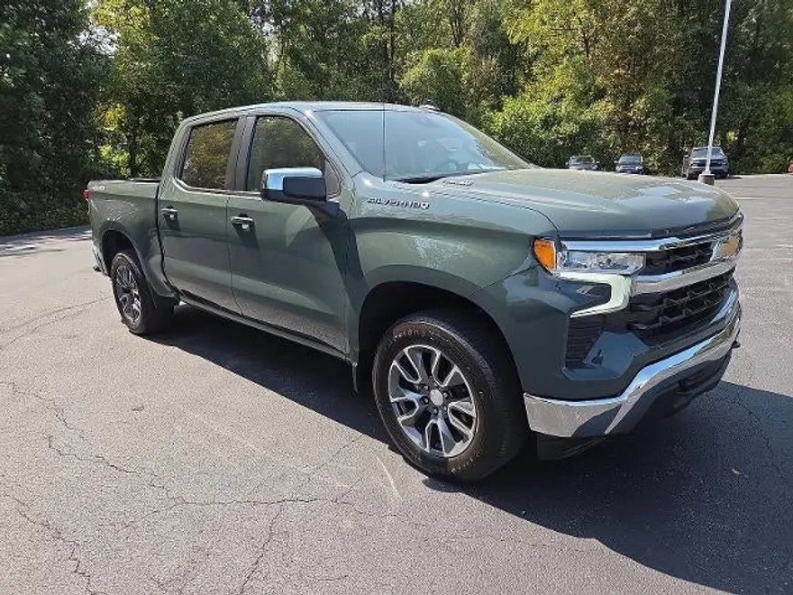 2025 Chevrolet Silverado 1500 LT photo 1
