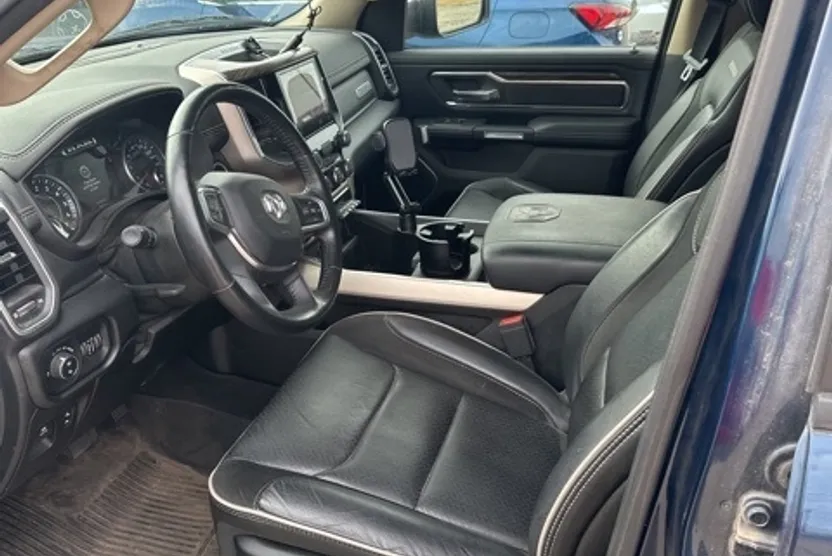 2020 Ram 1500 Laramie photo 1