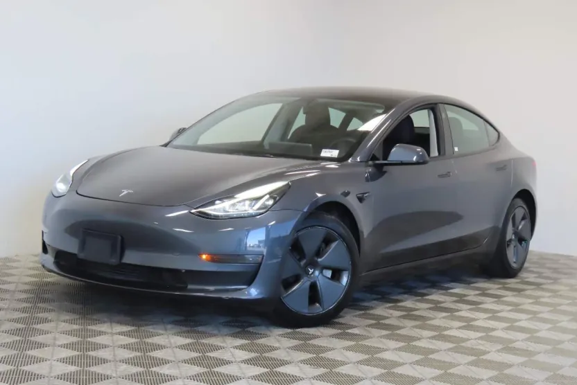 2023 Tesla Model 3 photo 1