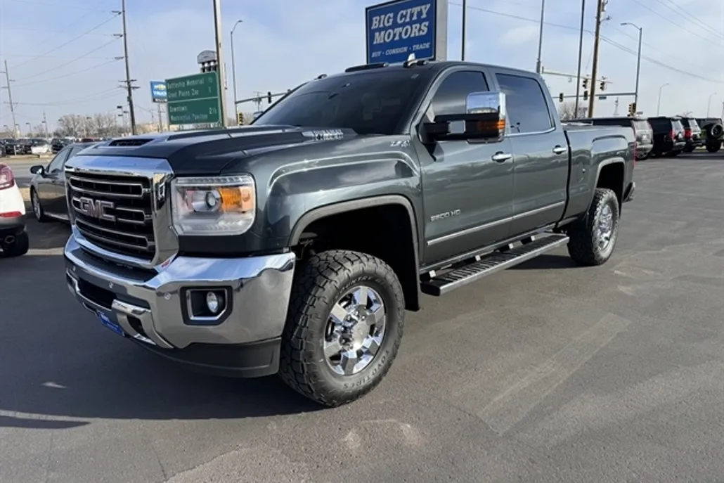 2019 Gmc Sierra SLT photo 1