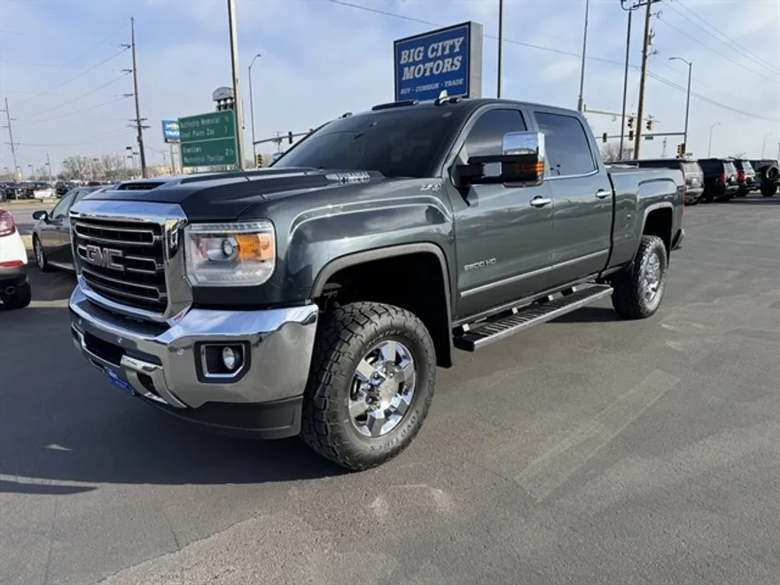 2019 Gmc Sierra SLT photo 1
