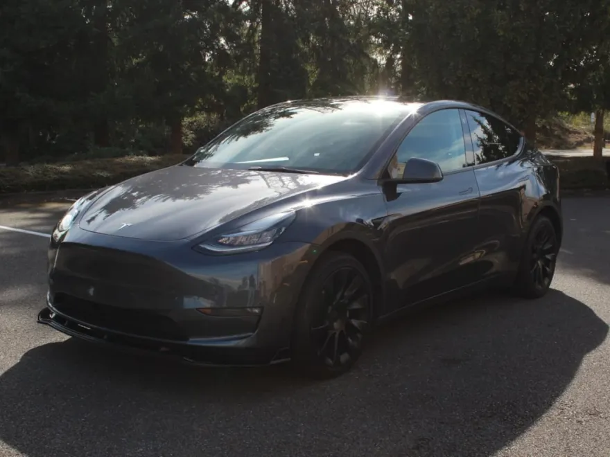 2022 Tesla Model Y Long Range photo 1
