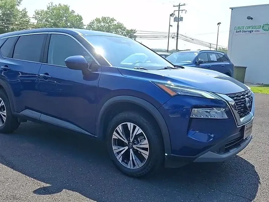 2023 Nissan Rogue SV photo 1