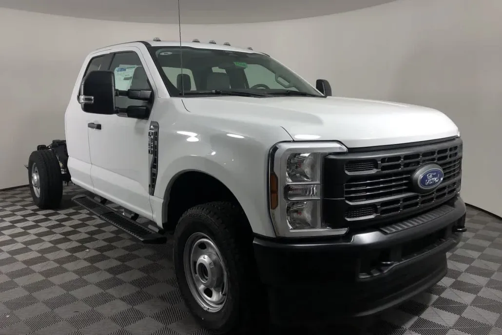 2024 Ford F-350 XL photo 1