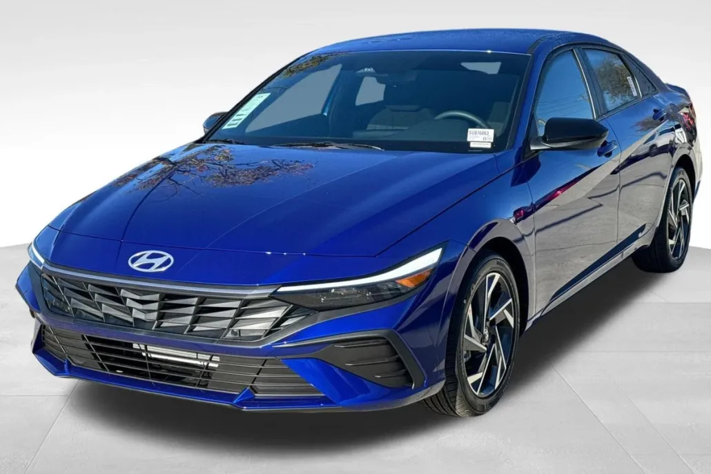 2025 Hyundai Elantra SEL Sport photo 1