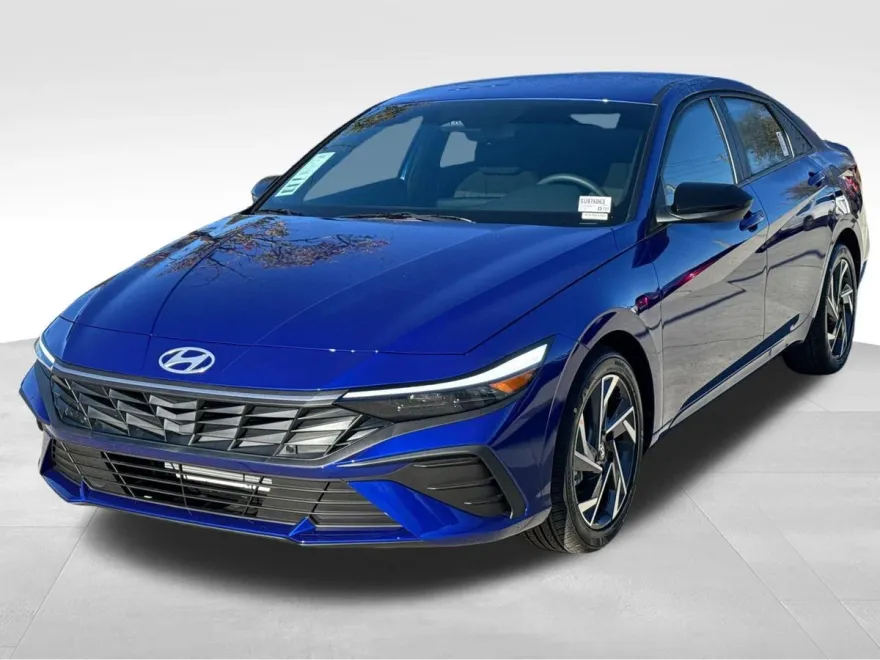 2025 Hyundai Elantra SEL Sport photo 1