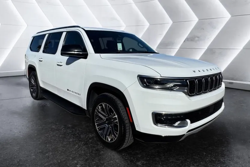 2024 Jeep Wagoneer L Series II photo 1