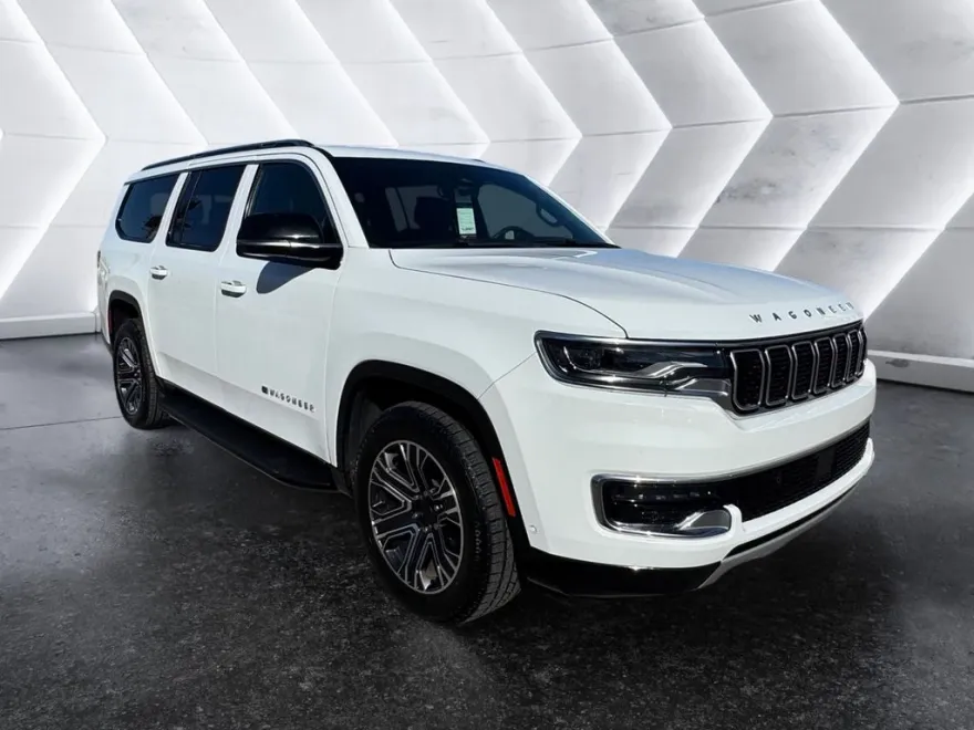 2024 Jeep Wagoneer L Series II photo 1