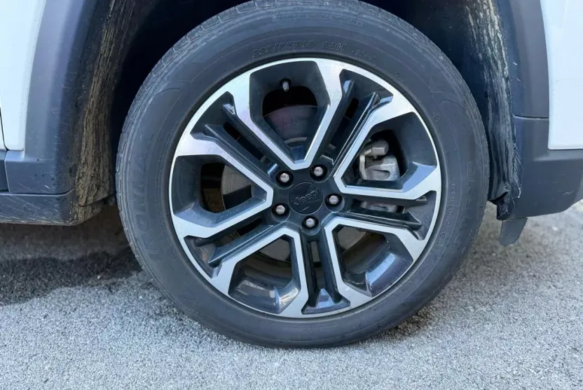2023 Jeep Compass Limited photo 1