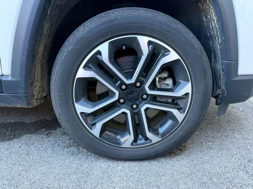 2023 Jeep Compass Limited photo 1