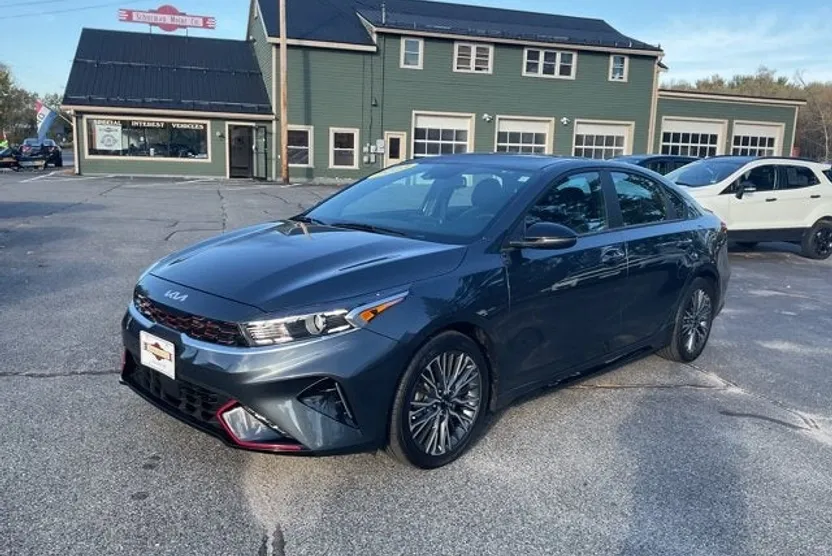 2023 Kia Forte GT-Line photo 1