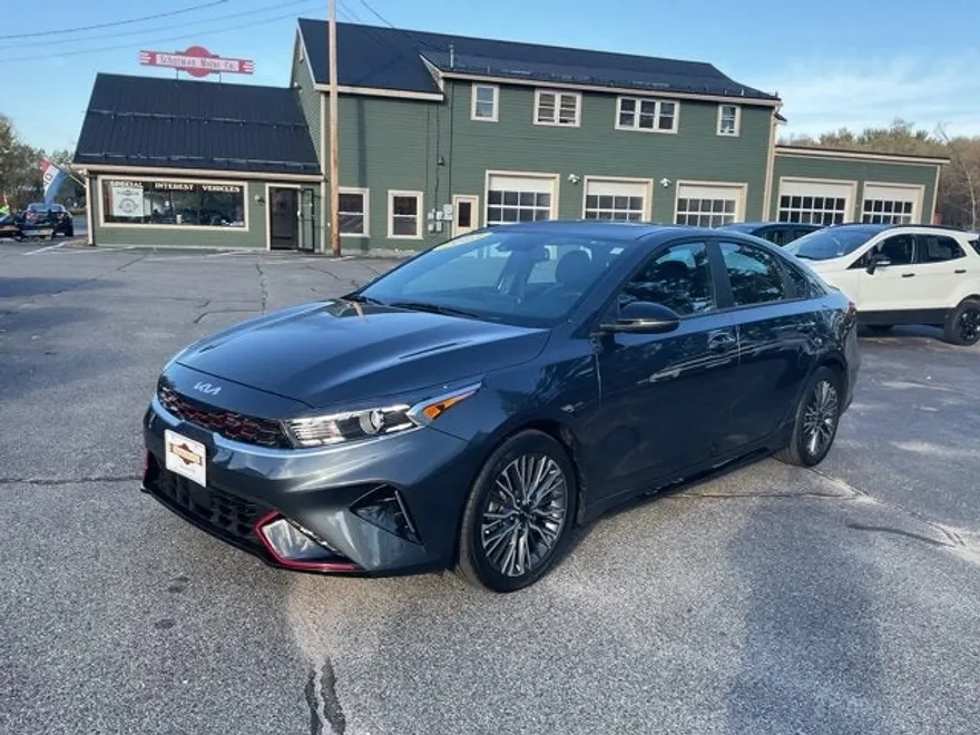 2023 Kia Forte GT-Line photo 1