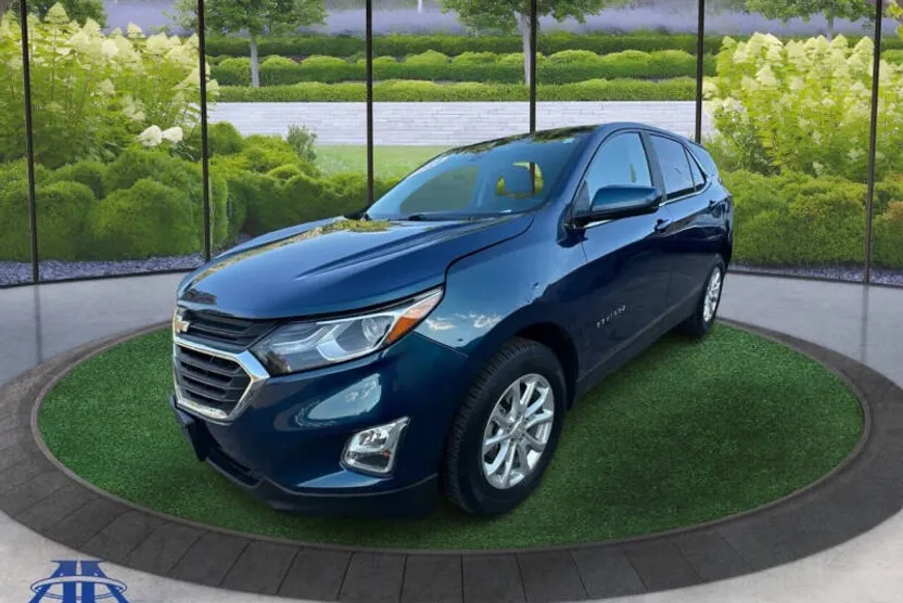 2021 Chevrolet Equinox LT photo 1