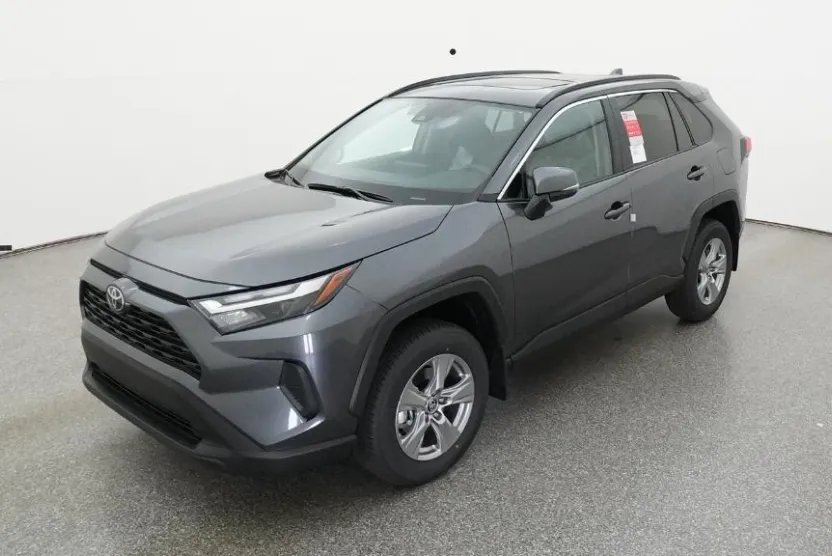 2025 Toyota RAV4 XLE photo 1