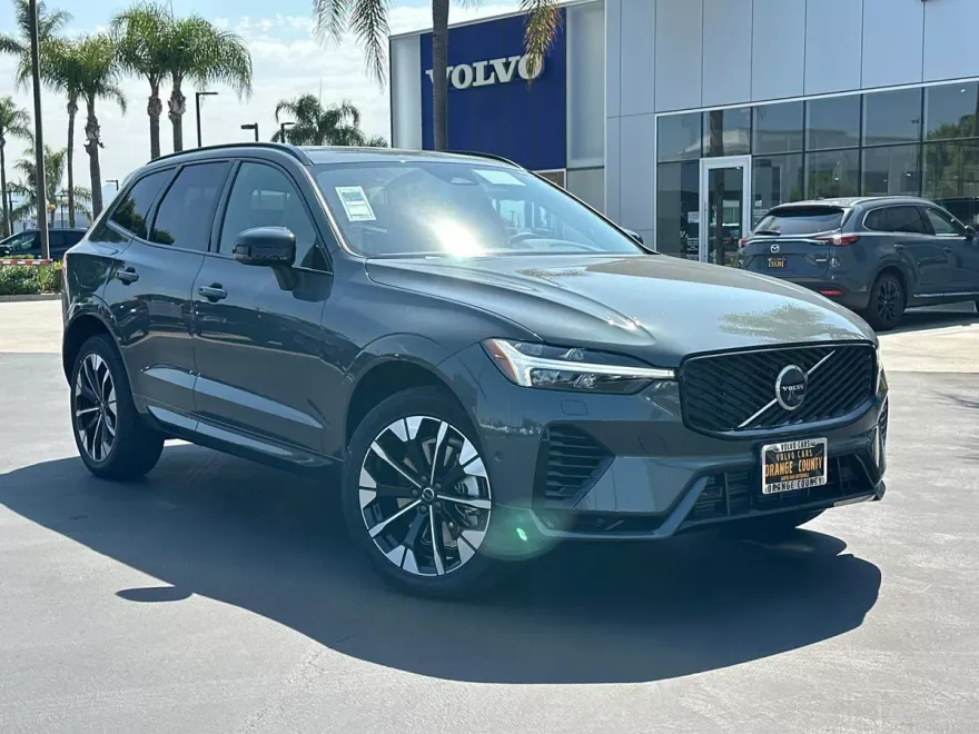 2026 Volvo XC60 Hybrid T8 Plus photo 1