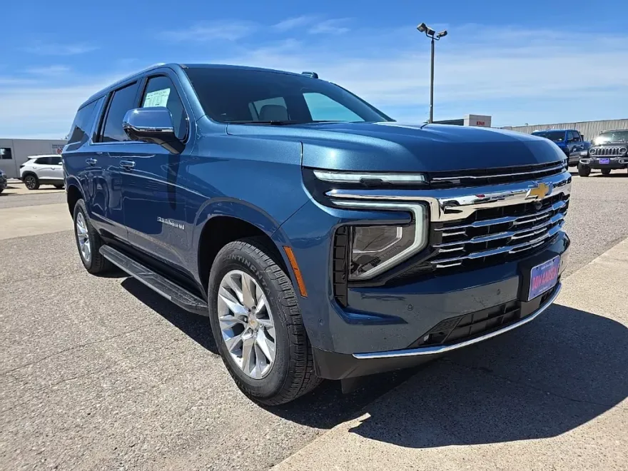 2025 Chevrolet Suburban Premier photo 1