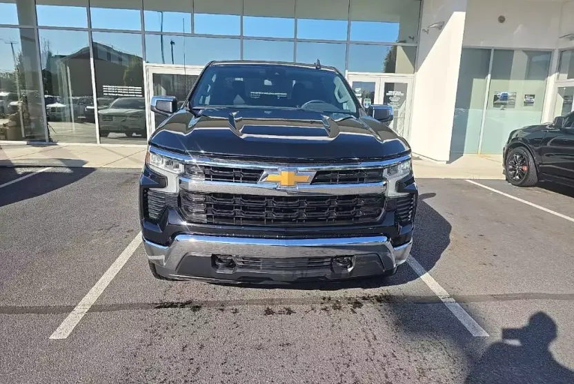 2024 Chevrolet Silverado 1500 LT photo 1
