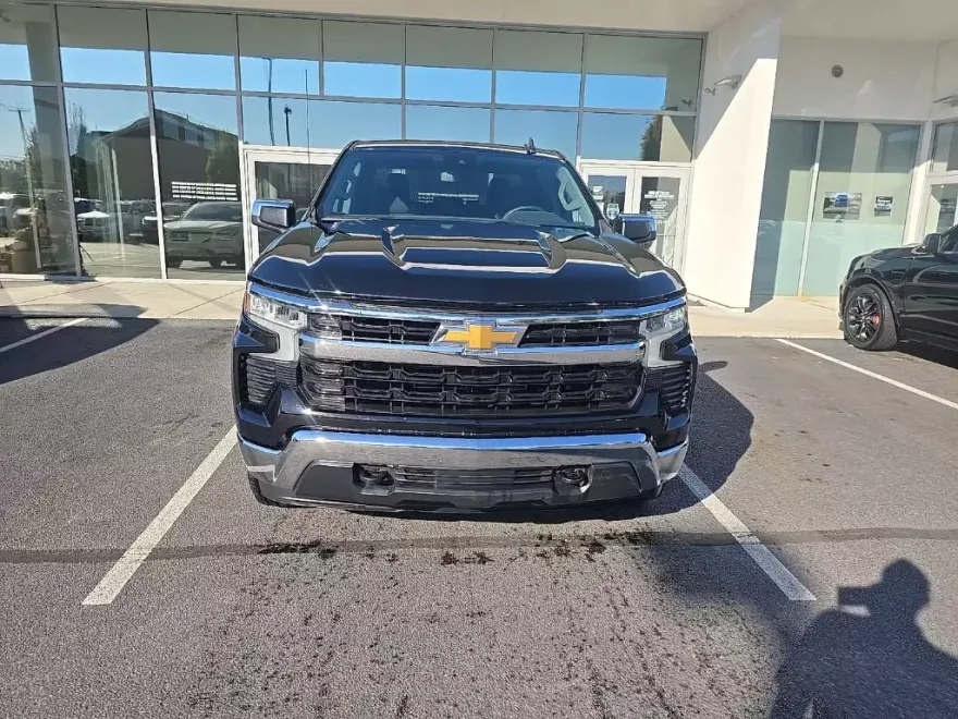 2024 Chevrolet Silverado 1500 LT photo 1