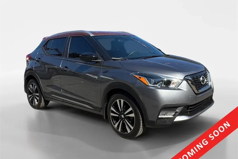 2019 Nissan Kicks SR photo 1