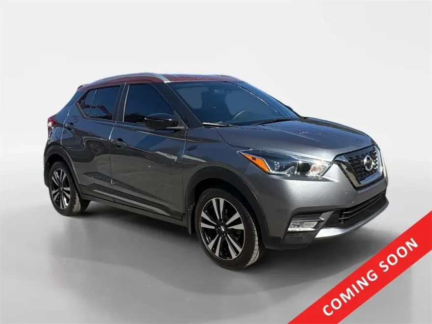 2019 Nissan Kicks SR photo 1
