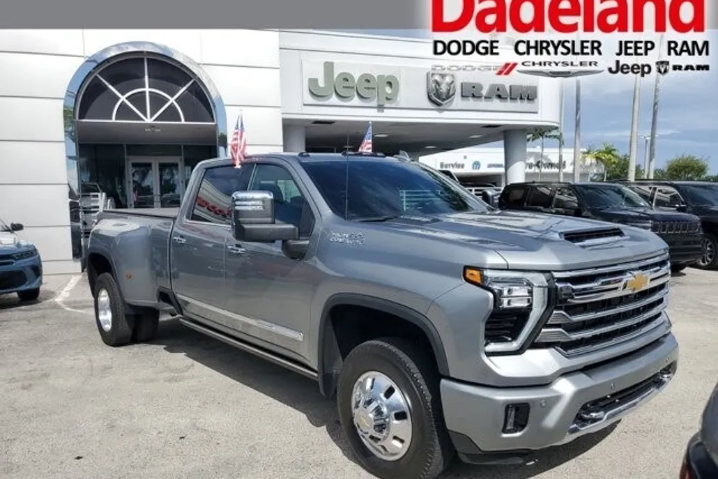 2024 Chevrolet Silverado 3500HD High Country photo 1