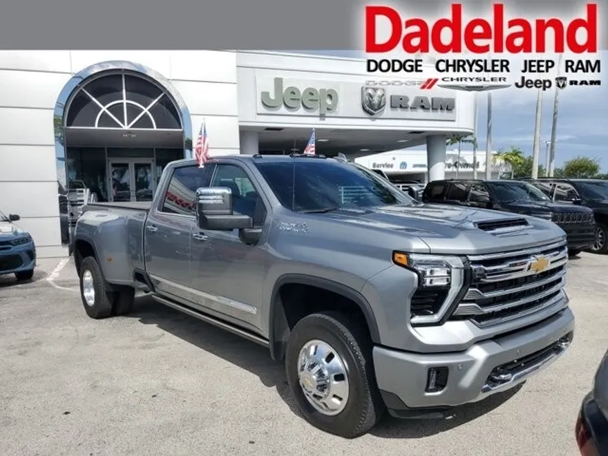 2024 Chevrolet Silverado 3500HD High Country photo 1
