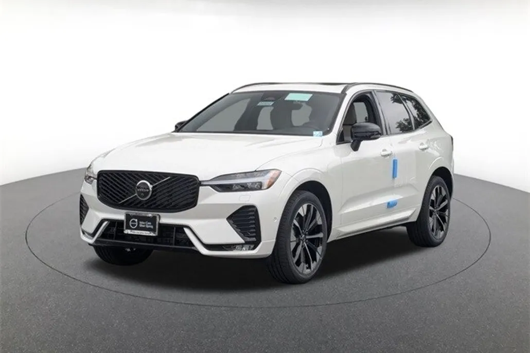 2026 Volvo XC60 B5 Plus photo 1
